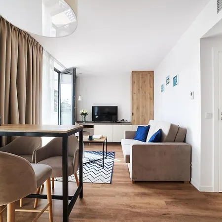 Jantaris Przy Plazy *