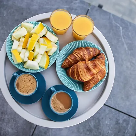 Jantaris Przy Plazy ميلنو